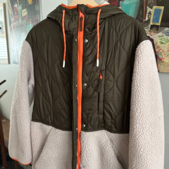 H&M - Longline Sherpa Quilted Coat in Cream/Olive Green - Picture 5 of 16